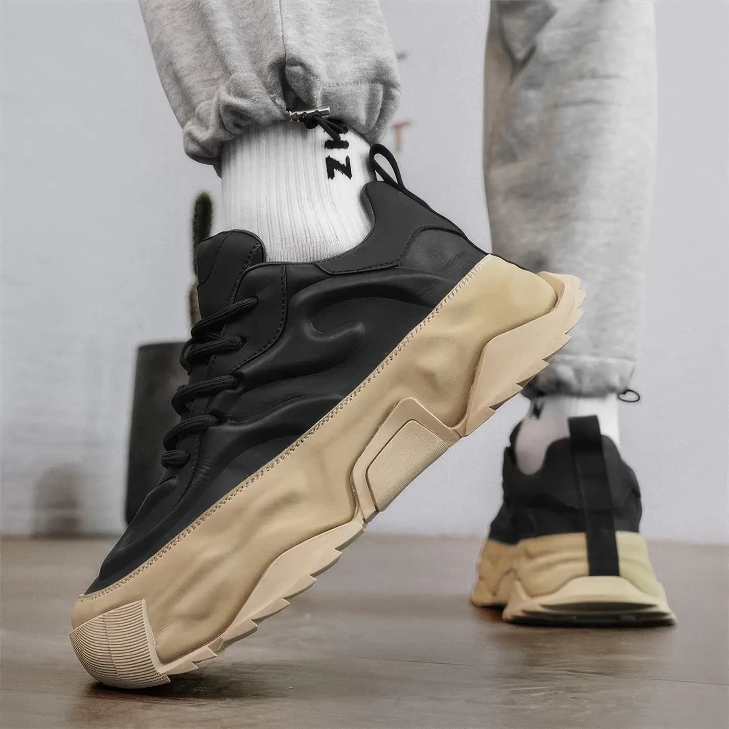 By Dynamic Apex Sneakers